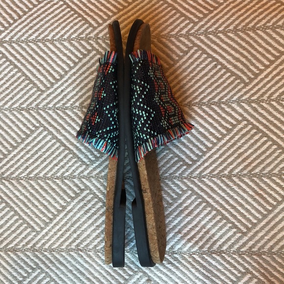 Kenneth Cole Reaction Fringe Sandal Slides - Picture 7 of 9